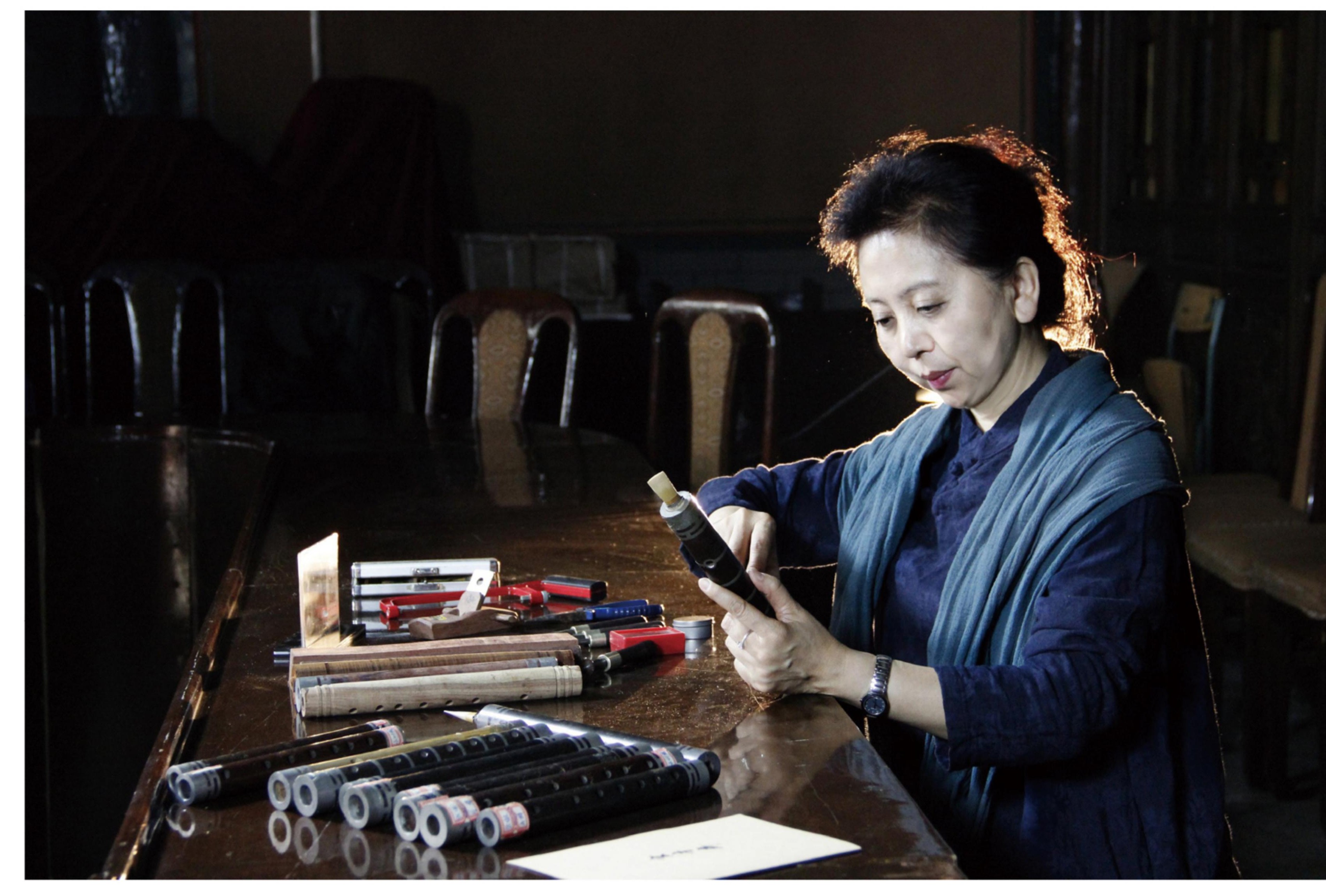 Wu Jingxin working with Chinese wind instruments